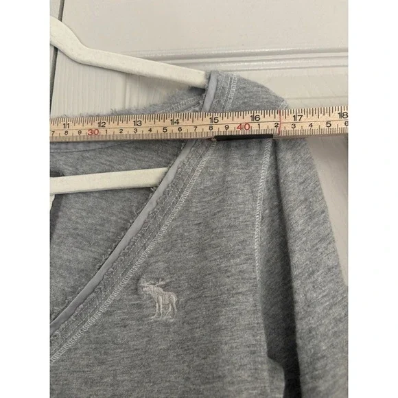 Abercrombie & Fitch Y2K Vintage Bella Swan Cotton Long Sleeve Women's Gray Small